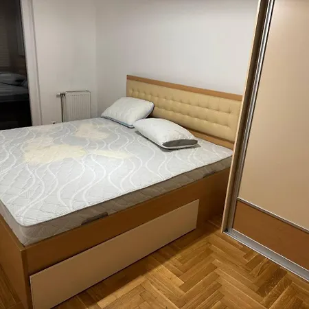 Gorgi Apartment