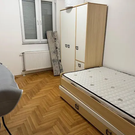 Gorgi Apartment *